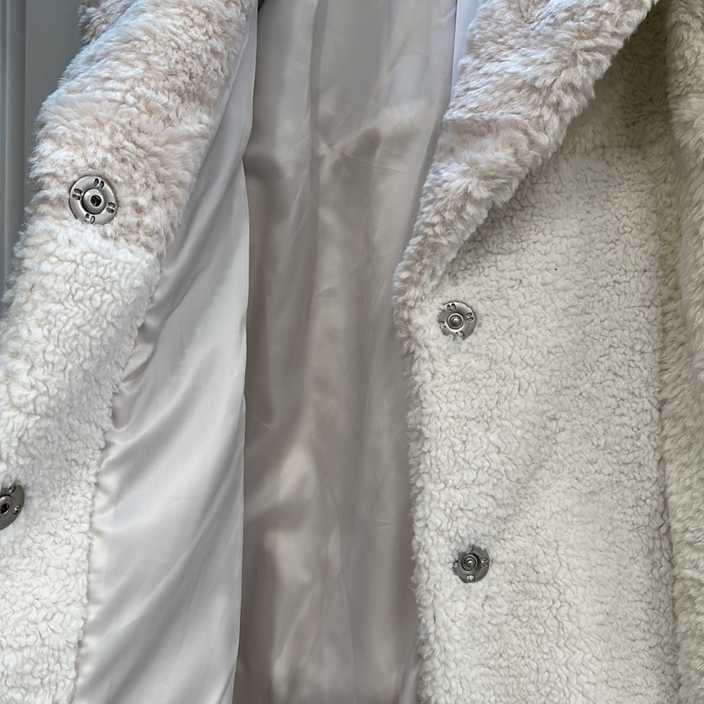 BCBGMaxAzria Coat - Picture 5 of 9